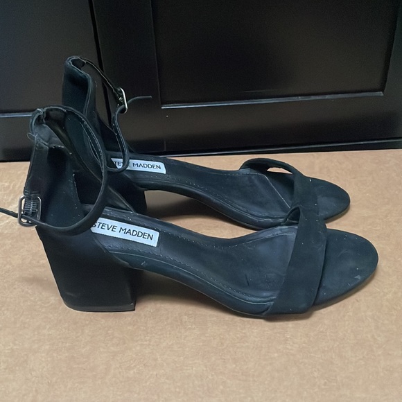 Like-New Steve Madden Leather Black Sandals-6.5 - Picture 2 of 4